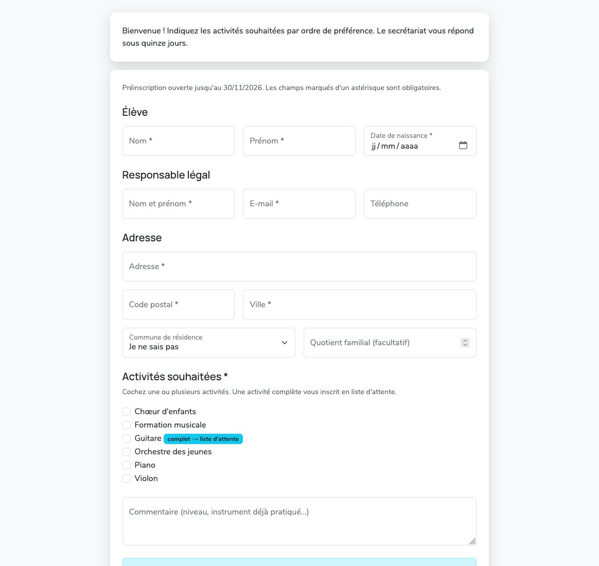 Formulaire public de préinscription : élève, responsable légal, adresse, commune et quotient familial, liste des activités dont une marquée « complet, liste d'attente ».